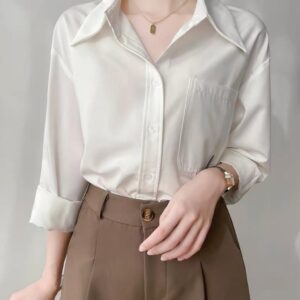 The Crisp White Pocket Shirt - قميص أبيض كلاسيكي بجيب