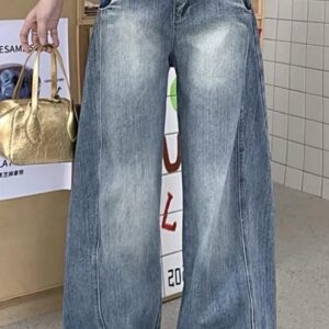 بنطلون جينز واسع Ballon Wide-Leg Jeans بقصة مميزة