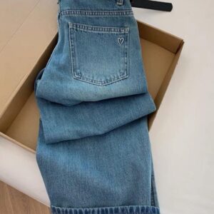 بنطلون جينز نسائي فضفاض مع حزام - لون أزرق فاتح - (Women's Relaxed-fit Jeans with Belt - Light Blue)