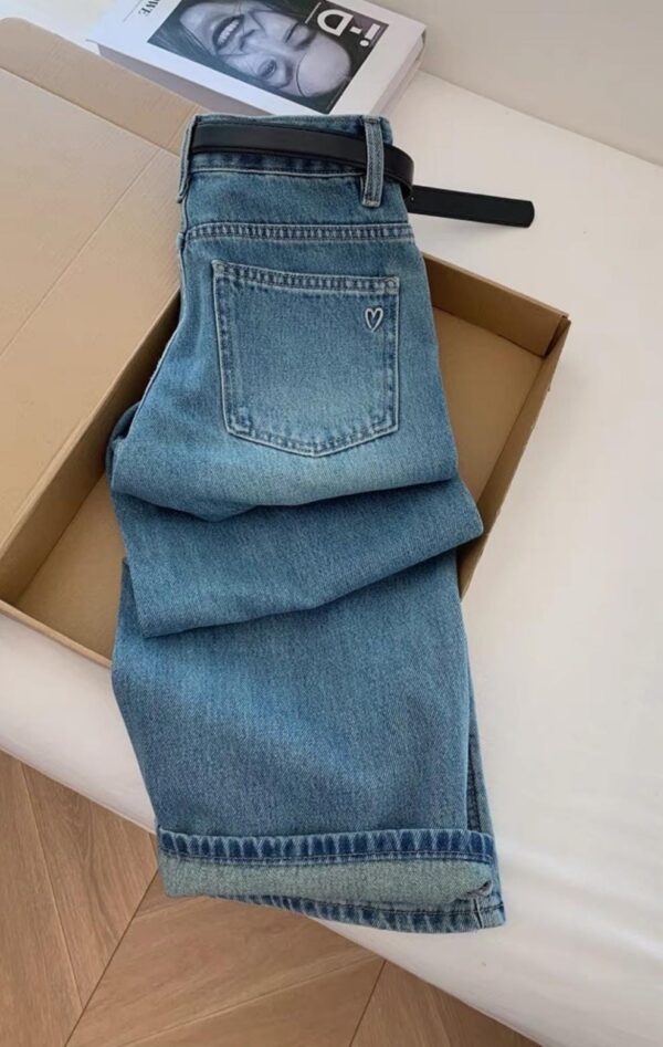 بنطلون جينز نسائي فضفاض مع حزام - لون أزرق فاتح - (Women's Relaxed-fit Jeans with Belt - Light Blue)