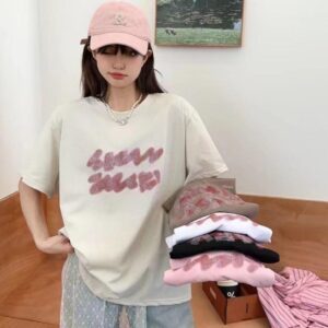 Artistic Pink Print T-shirt | تي شيرت بطباعة فنية بالوردي