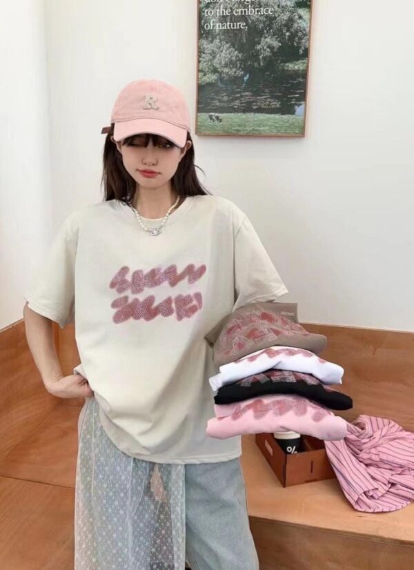Artistic Pink Print T-shirt | تي شيرت بطباعة فنية بالوردي
