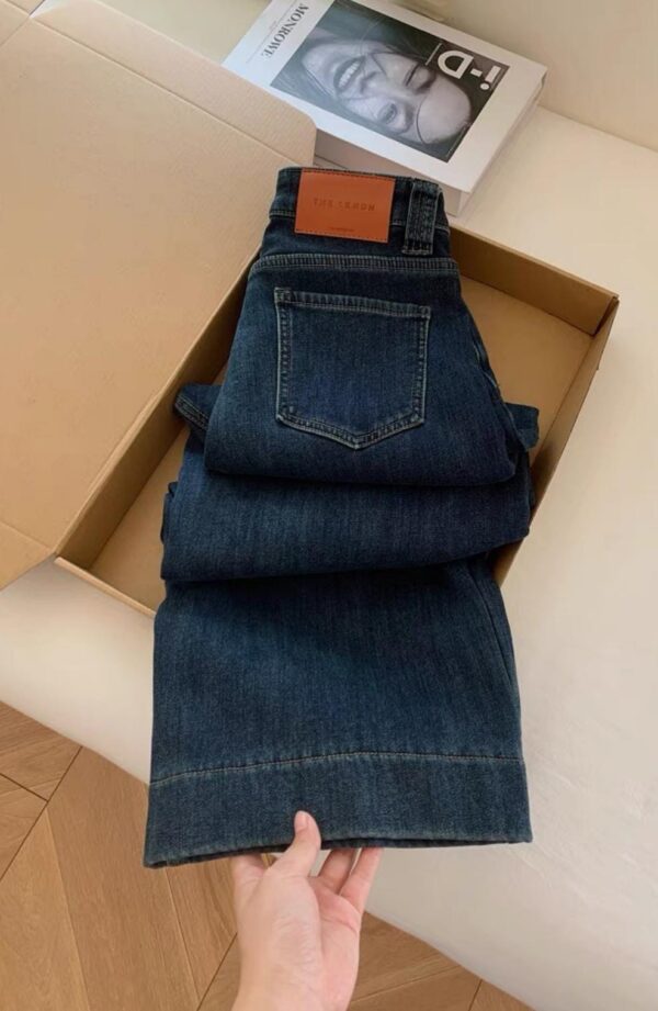 بنطلون جينز The Lemon بقصة واسعة ولون غامق Wide-Leg Dark Denim Jeans