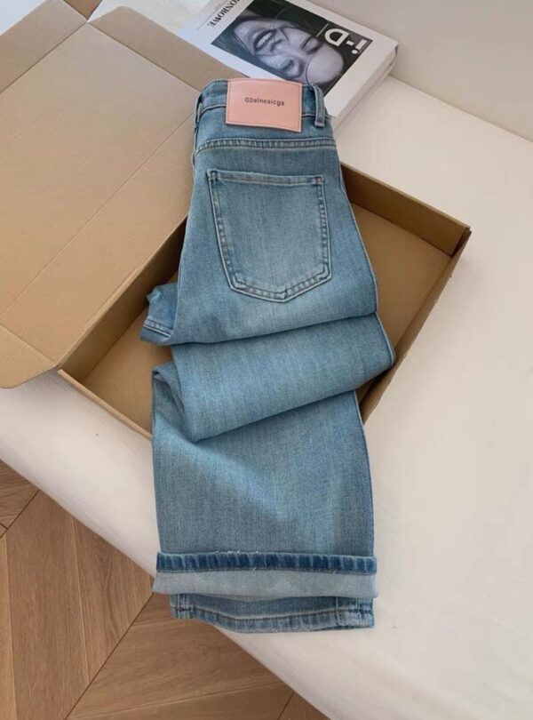 بنطلون جينز نسائي فضفاض بقصة مستقيمة - أزرق فاتح - (Women's Relaxed-fit Jeans - Light Blue)