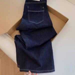 بنطال جينز واسع الساقين كحلي غامق بخياطة بيضاء | Wide-Leg Dark Blue Denim Jeans