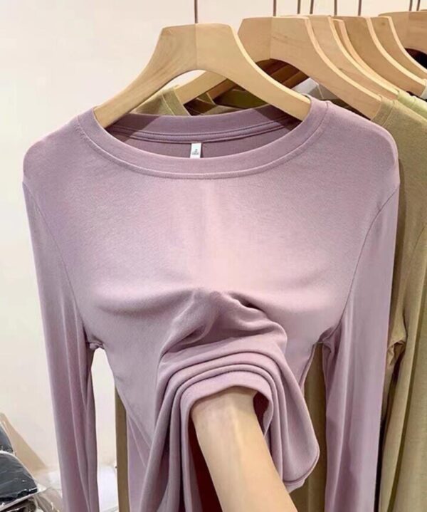 ⁦بلوزة نسائية سادة بأكمام طويلة - Basic Long Sleeve Women's Top⁩ - الصورة ⁦3⁩