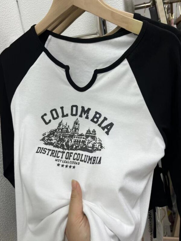 Women's Raglan T-Shirt with Printed Design - بلوزة راجلان نسائية بتصميم مطبوع