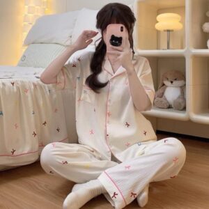 طقم بيجامة مريح - Cozy & Chic - بتصميم عصري ملون - أبيض ووردي