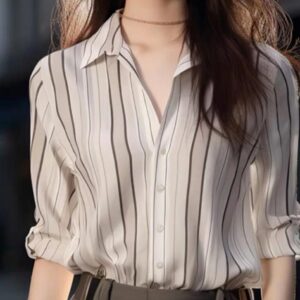 Elegant Striped Gray & White Shirt - قميص التريند المخطط أنيق باللونين الرمادي والأبيض