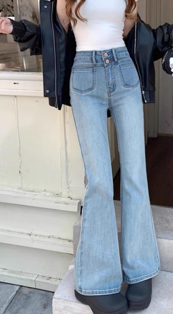 Vintage-Style Flare Jeans | بنطلون جينز شارلستون بقصة الأرجل الواسعة باللون الازرق الفاتح